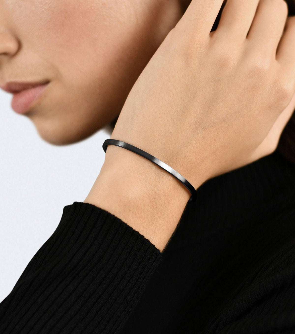 7g black silver ribbon bracelet
